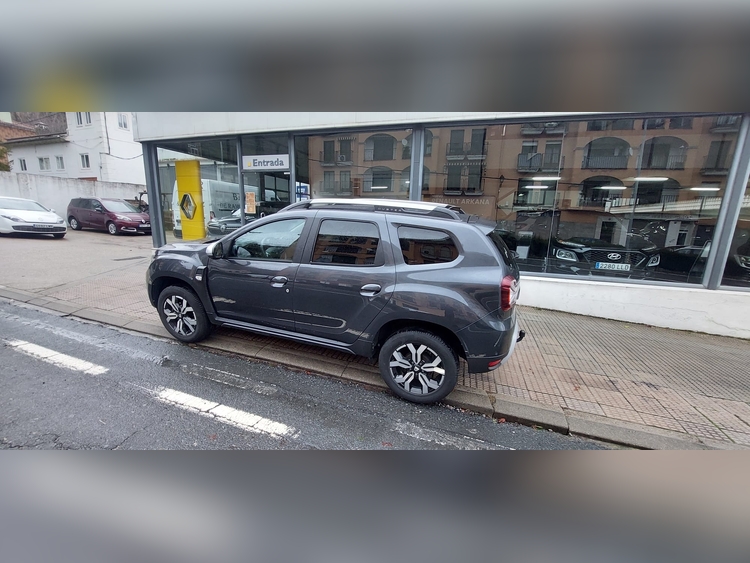 Dacia Duster 1.0 TCE 100CV foto 2